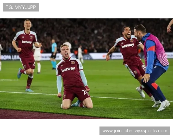 曼联迎战西汉姆联前主动压迫训练强度翻倍