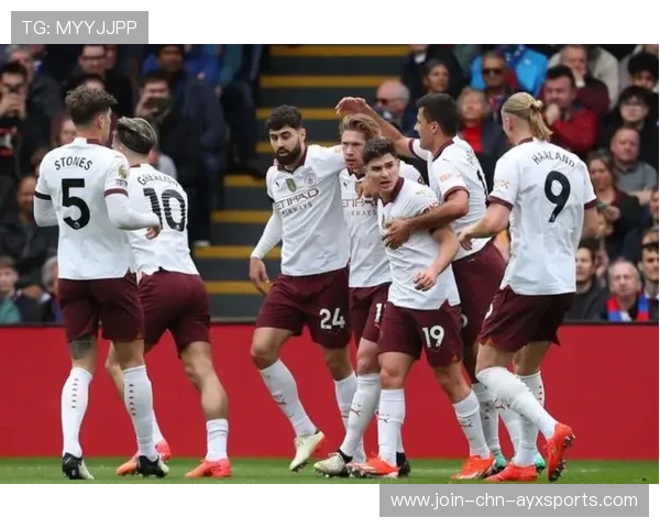 曼城前场围抢持续施压